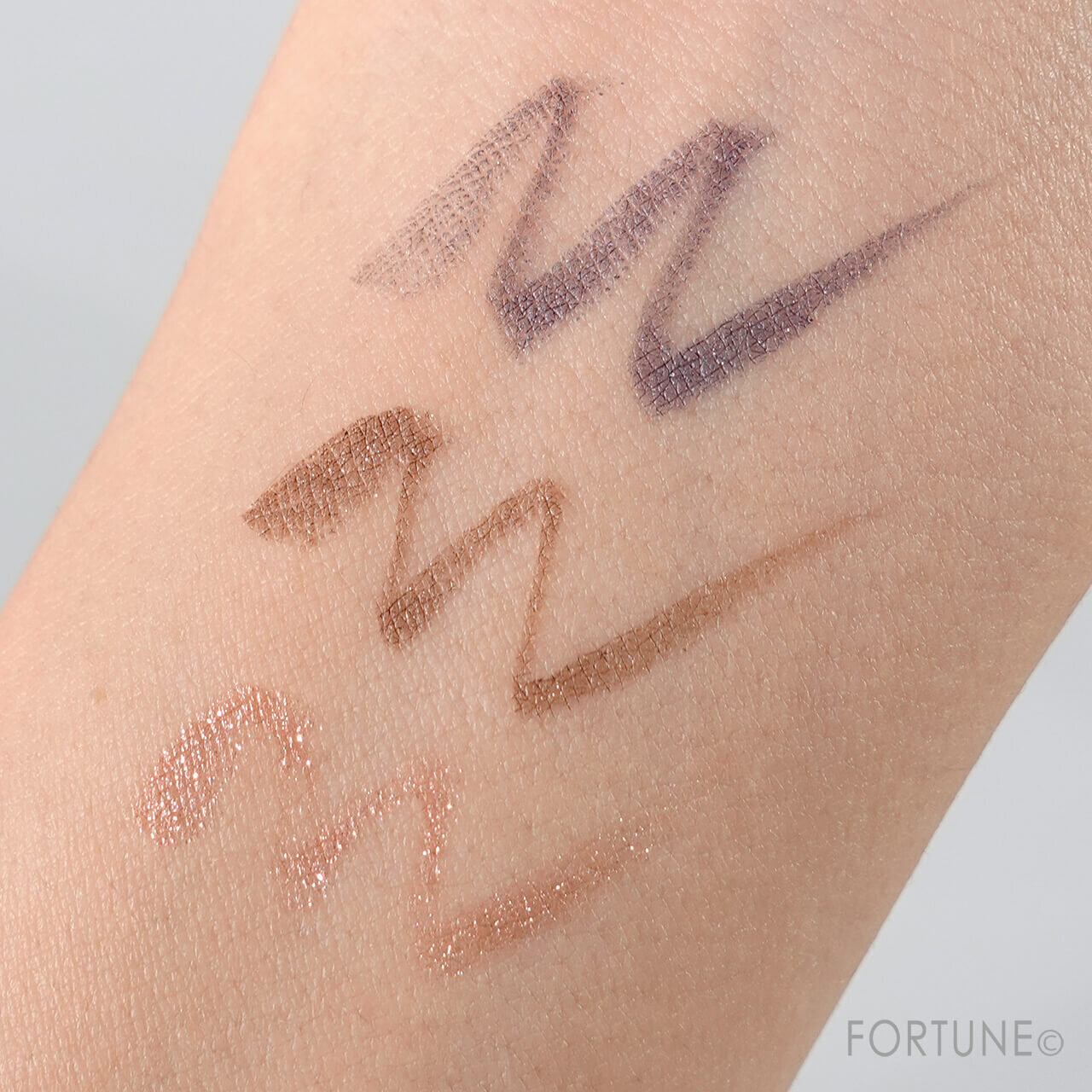 ヒロインメイク　『プライムリキッドアイライナー リッチジュエル』　04　05　06