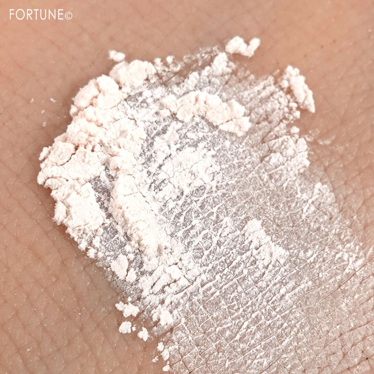 フェイスパウダー　ツヤ　マット