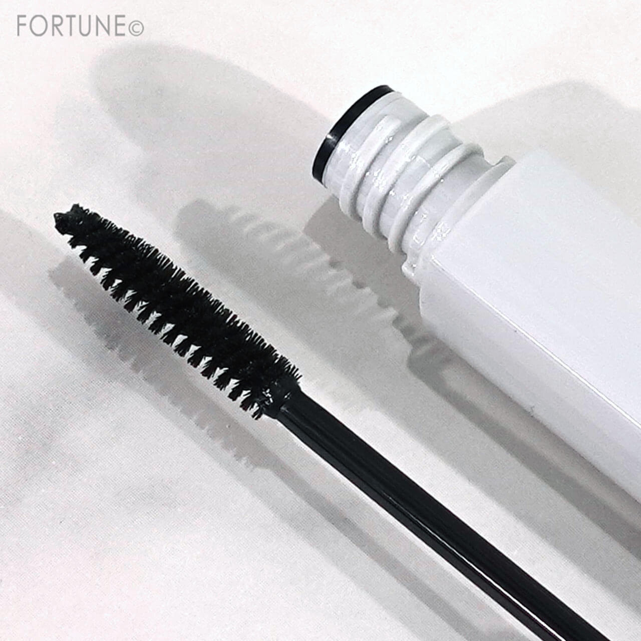 アディクション　ザ マスカラ プライマー　カール フィクサー