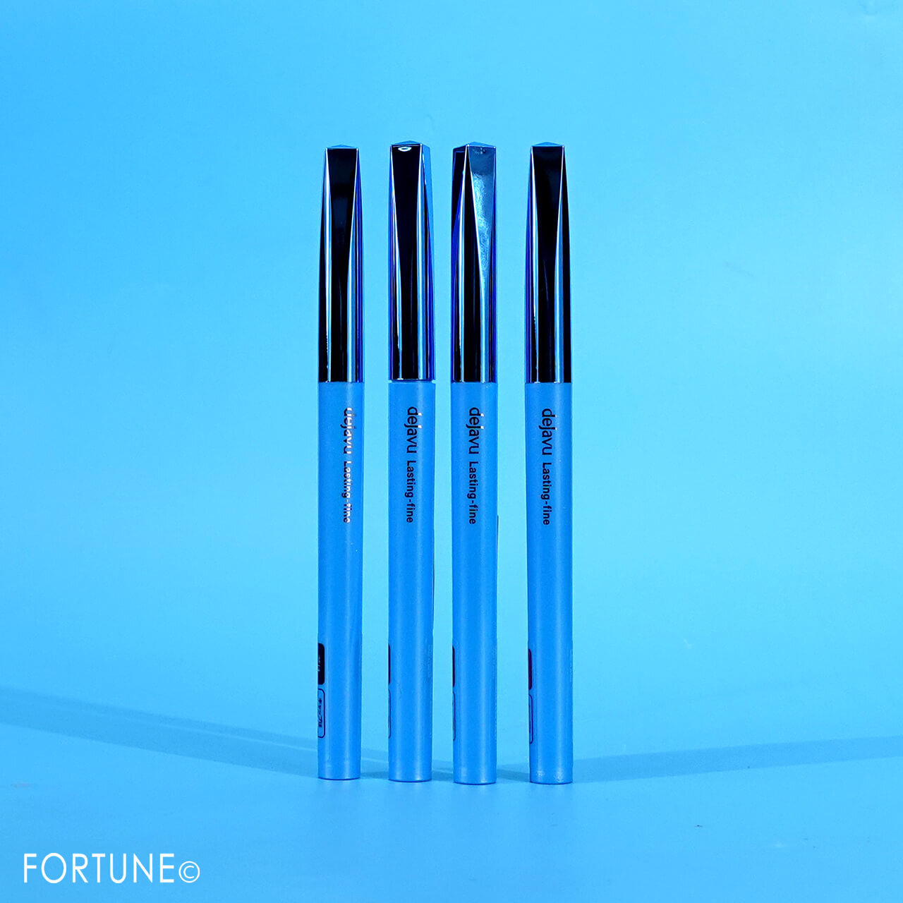 dejavu（デジャヴュ）　ラスティンファインE　極細クリームペンシル