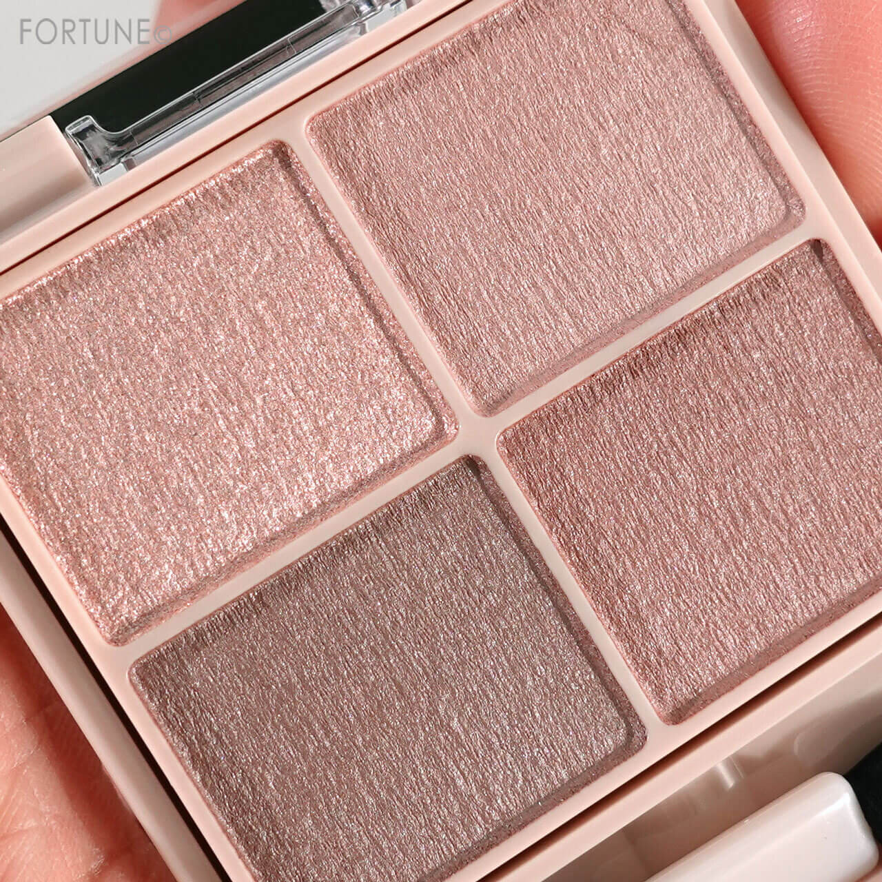 CANMAKE（キャンメイク）　シルキースフレアイズ（マットタイプ）