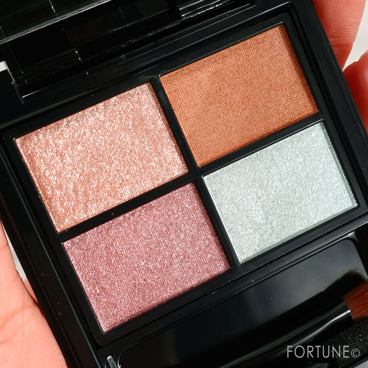 ETVOS（エトヴォス）　ミネラルクラッシィシャドー