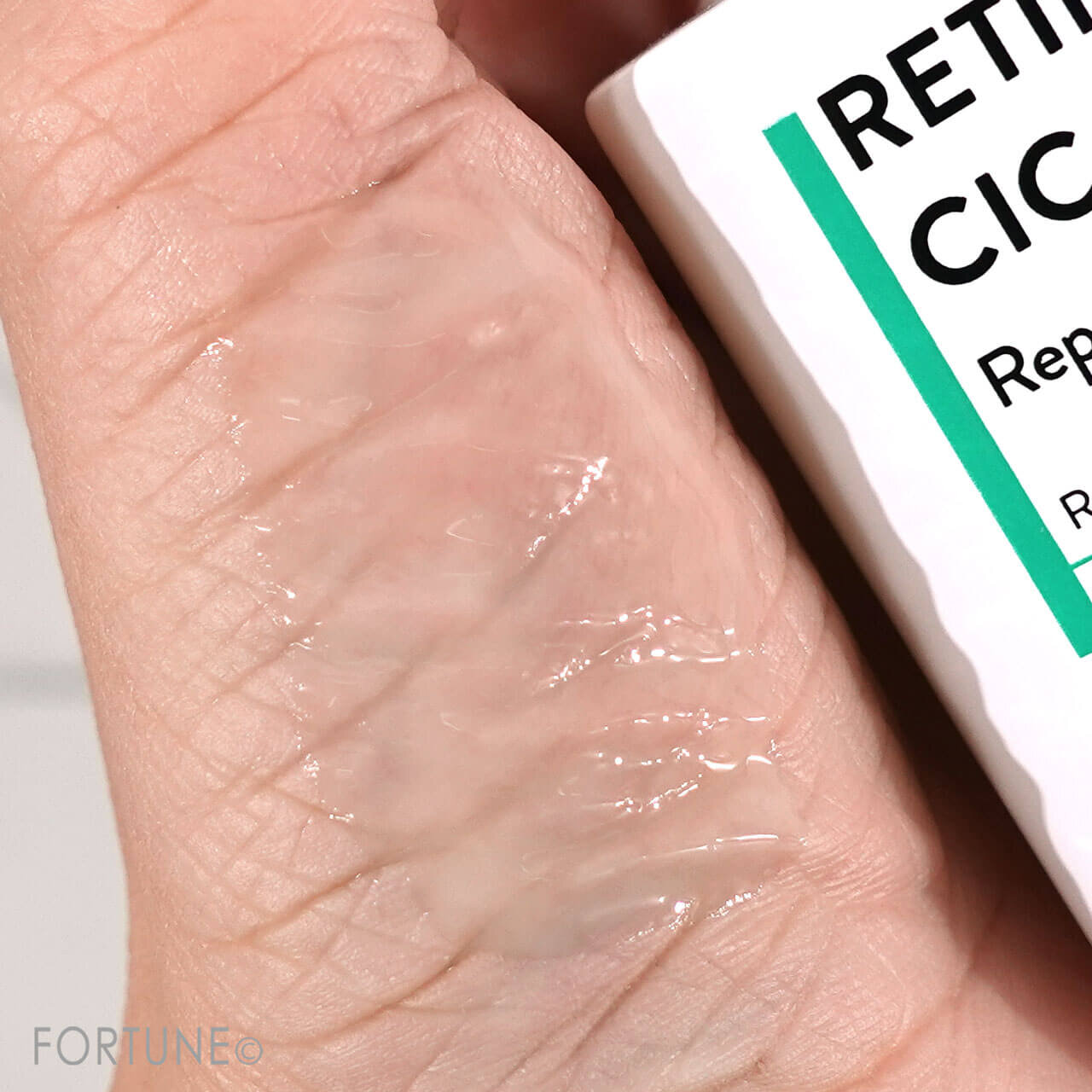 イニスフリー　レチノール　シカ　リペア　セラム