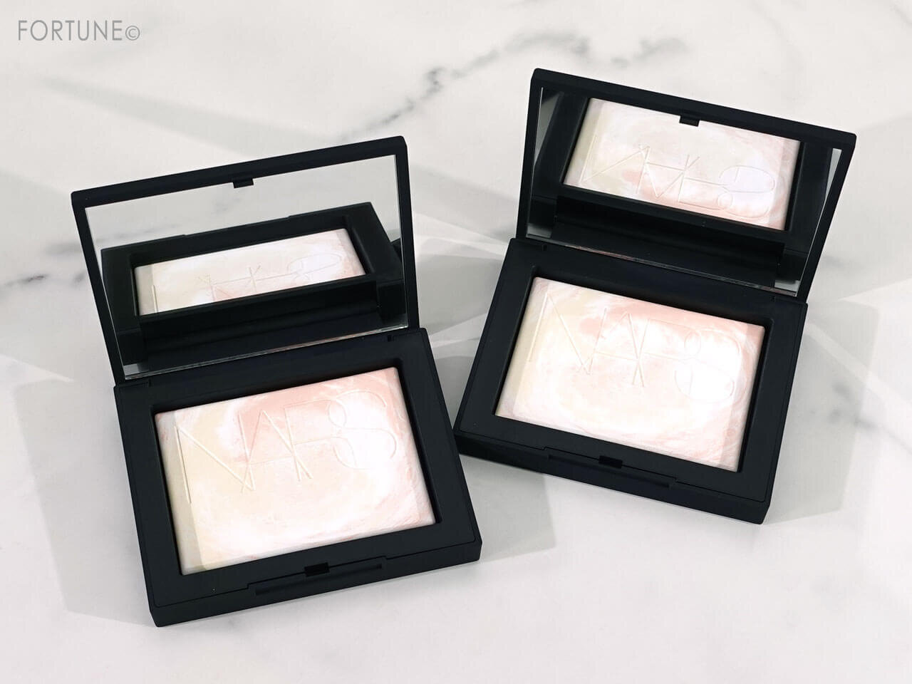 NARS（ナーズ）　『ライトリフレクティング プリズマティックパウダー』 