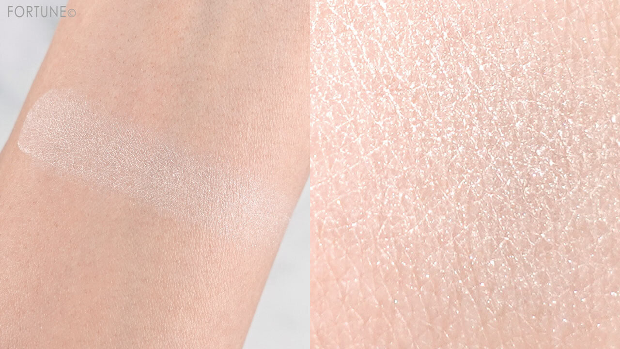 NARS（ナーズ）　『ライトリフレクティング プリズマティックパウダー』 