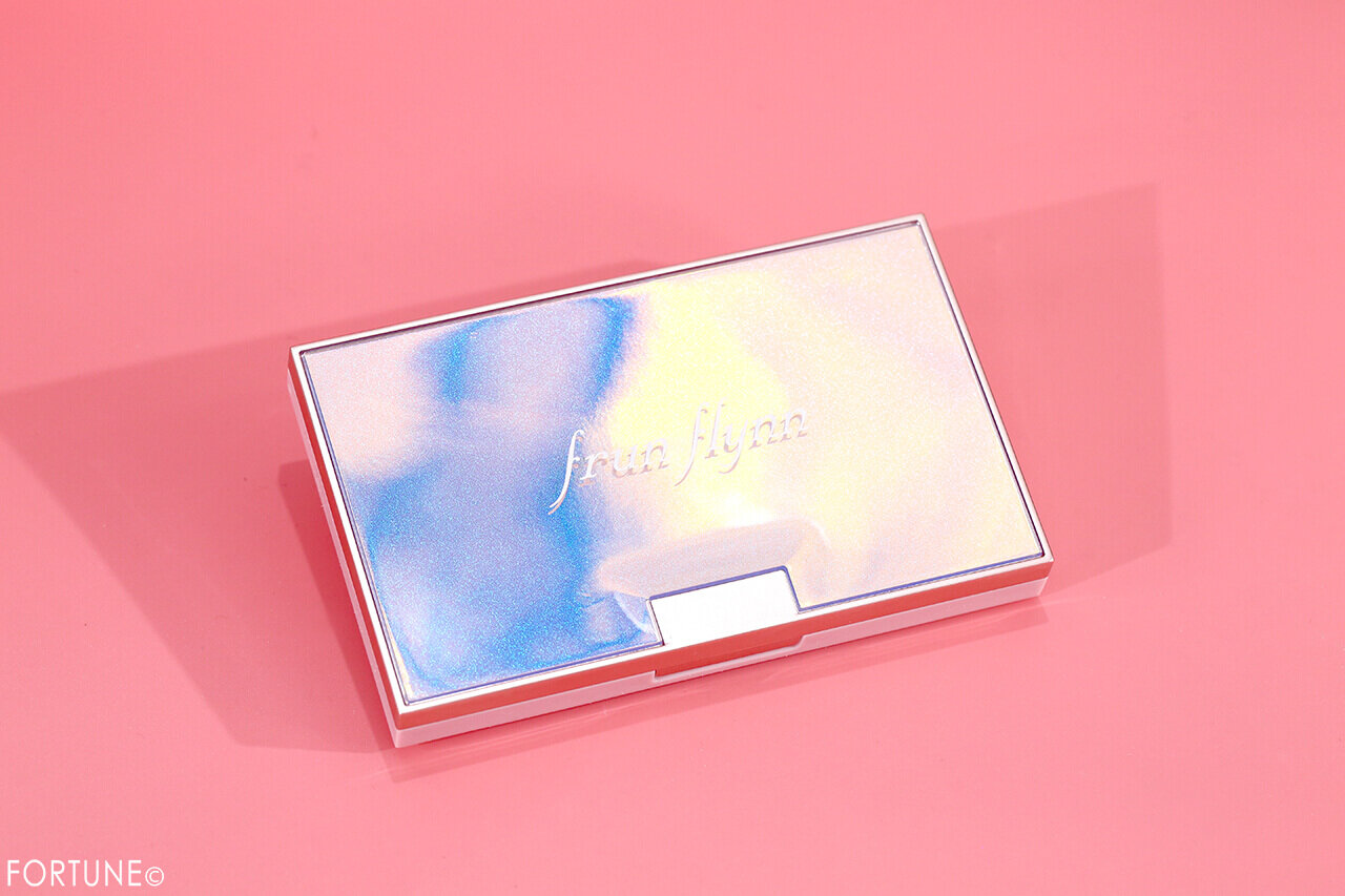 frunflynn（フルンフリン）　『シャインユー アイシャドウパレット』