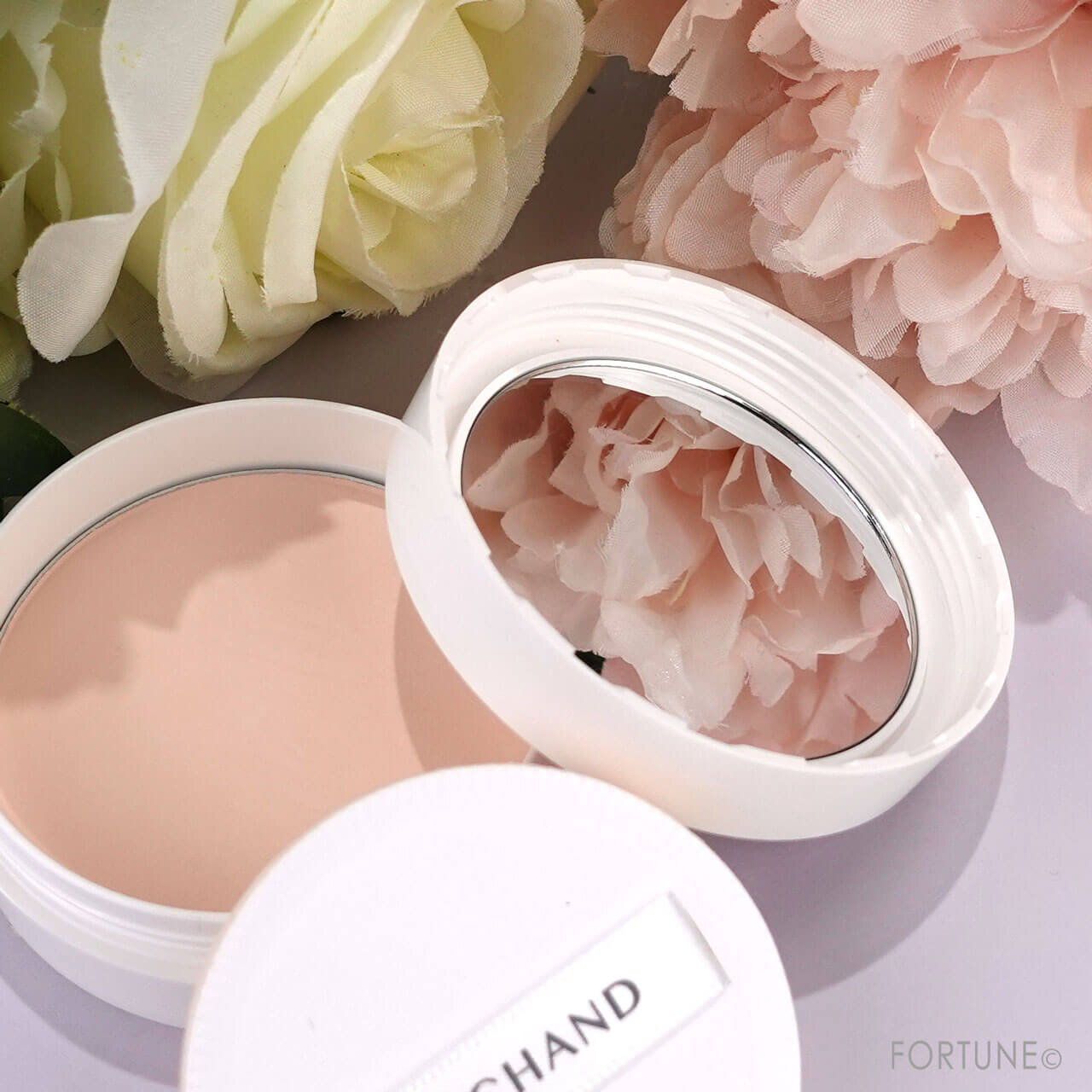 SRICHAND（シーチャン）　『ブライト＆ブルーム 24 スキンケアパウダー』