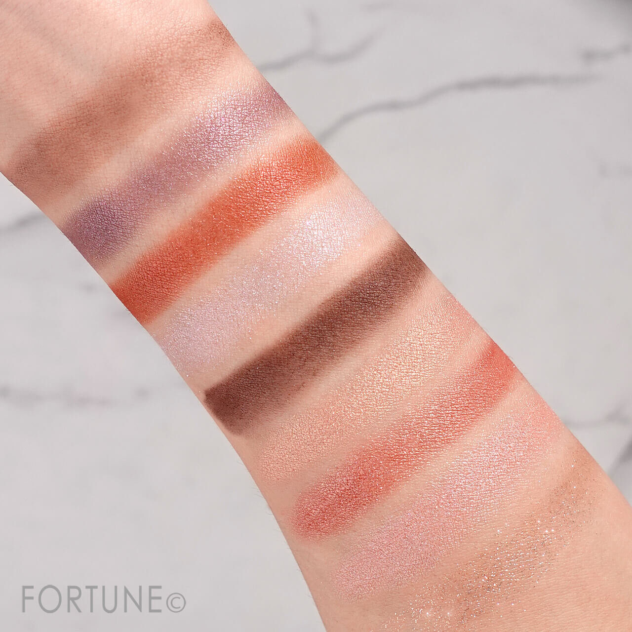 『シャインユー アイシャドウパレット』　「03 魔法のティータイム（パープル）」