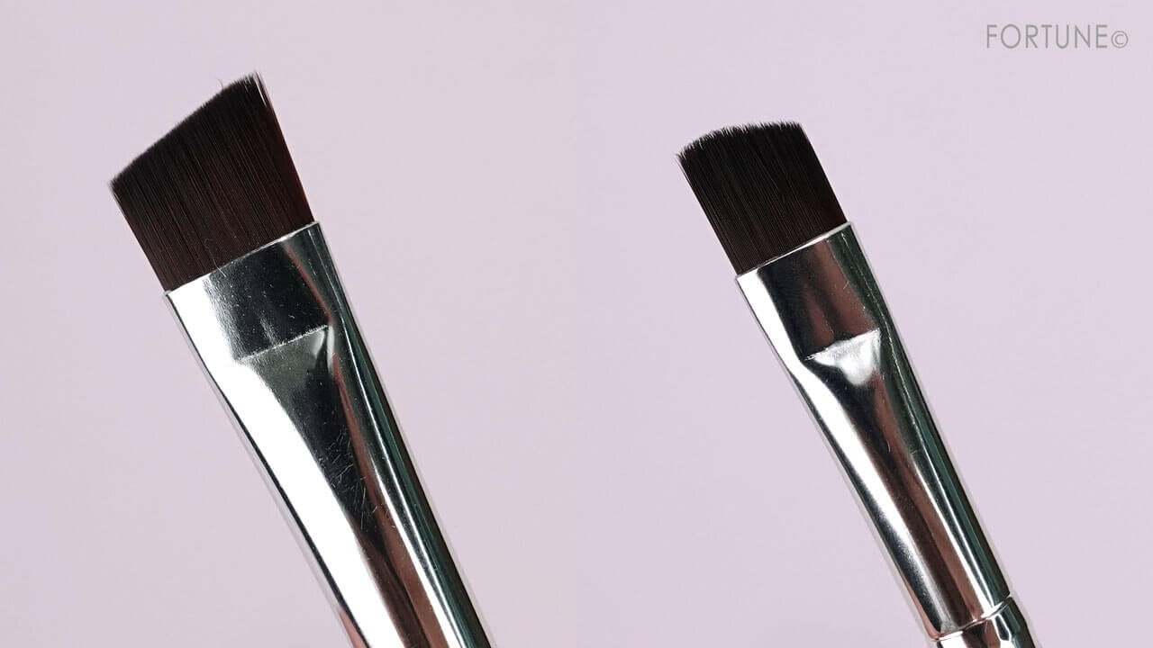 セリア　ダブルアイブロウブラシ