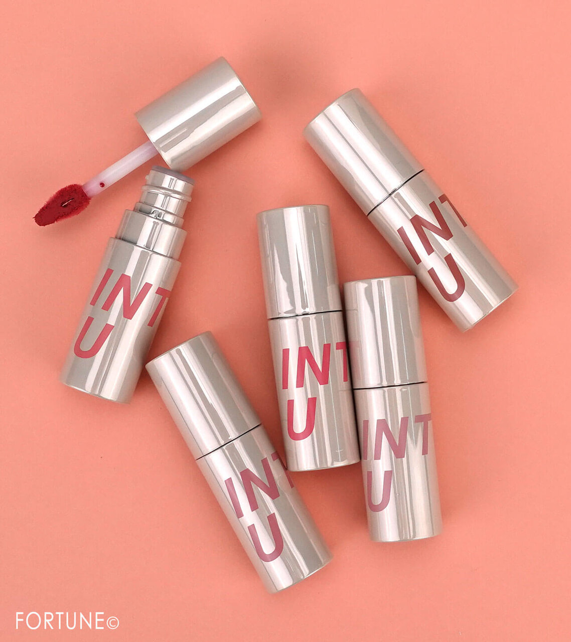 INTO U（イントゥーユー）　『INTO U カスタマイズエアリーリップマッド』