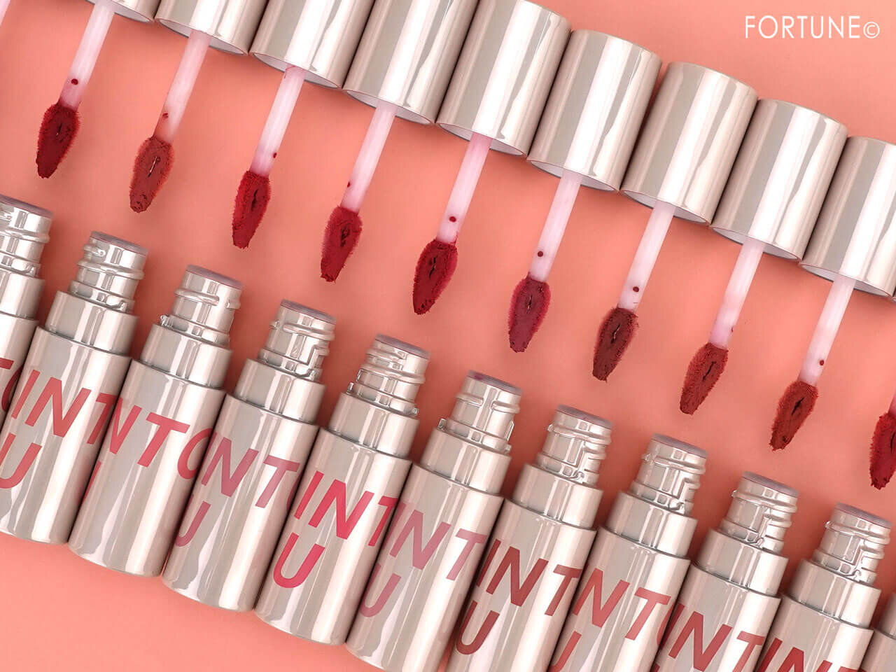 INTO U（イントゥーユー）　『INTO U カスタマイズエアリーリップマッド』