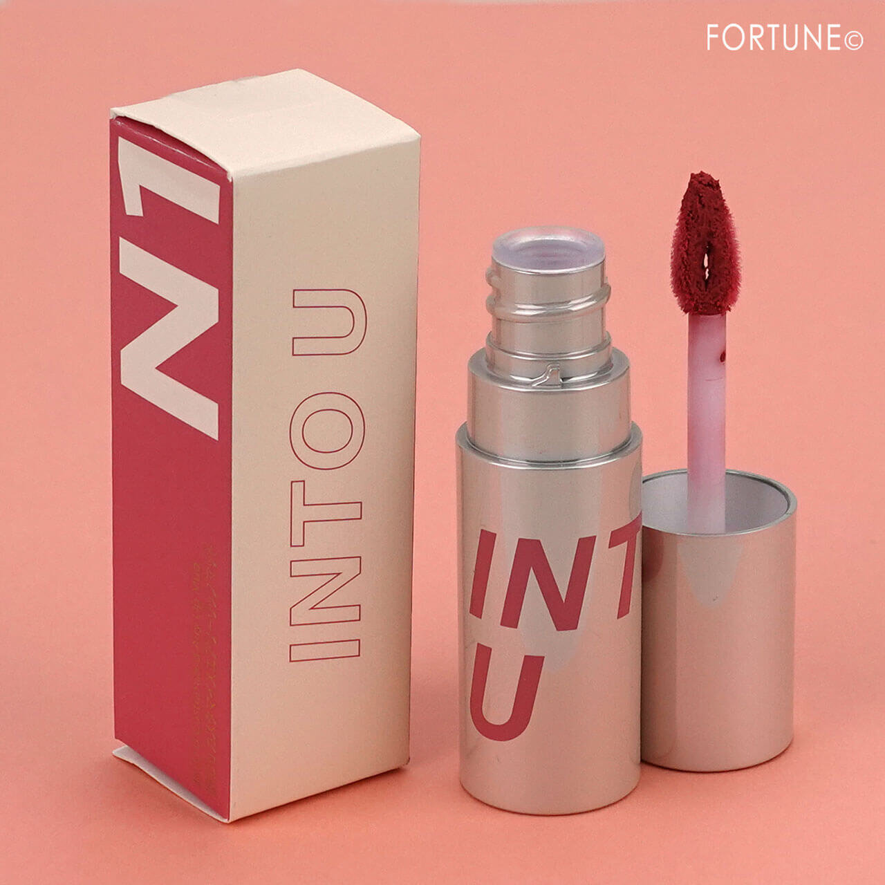 INTO U（イントゥーユー）　『INTO U カスタマイズエアリーリップマッド』