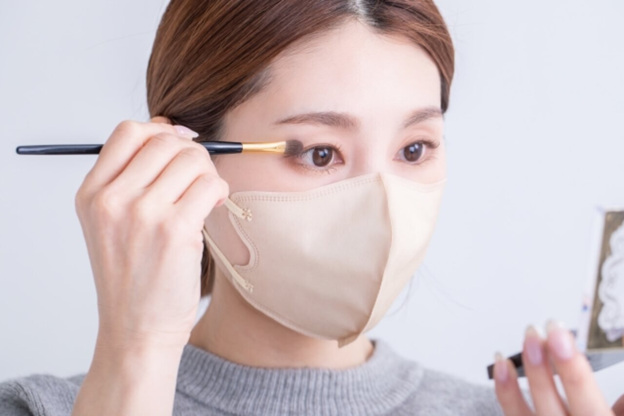 眉色　選び方　メイク