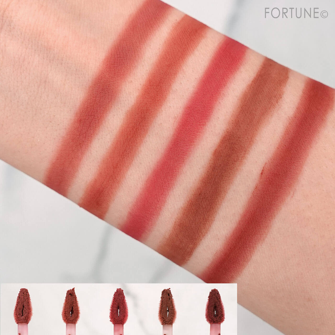 INTO U（イントゥーユー）　『INTO U カスタマイズエアリーリップマッド』