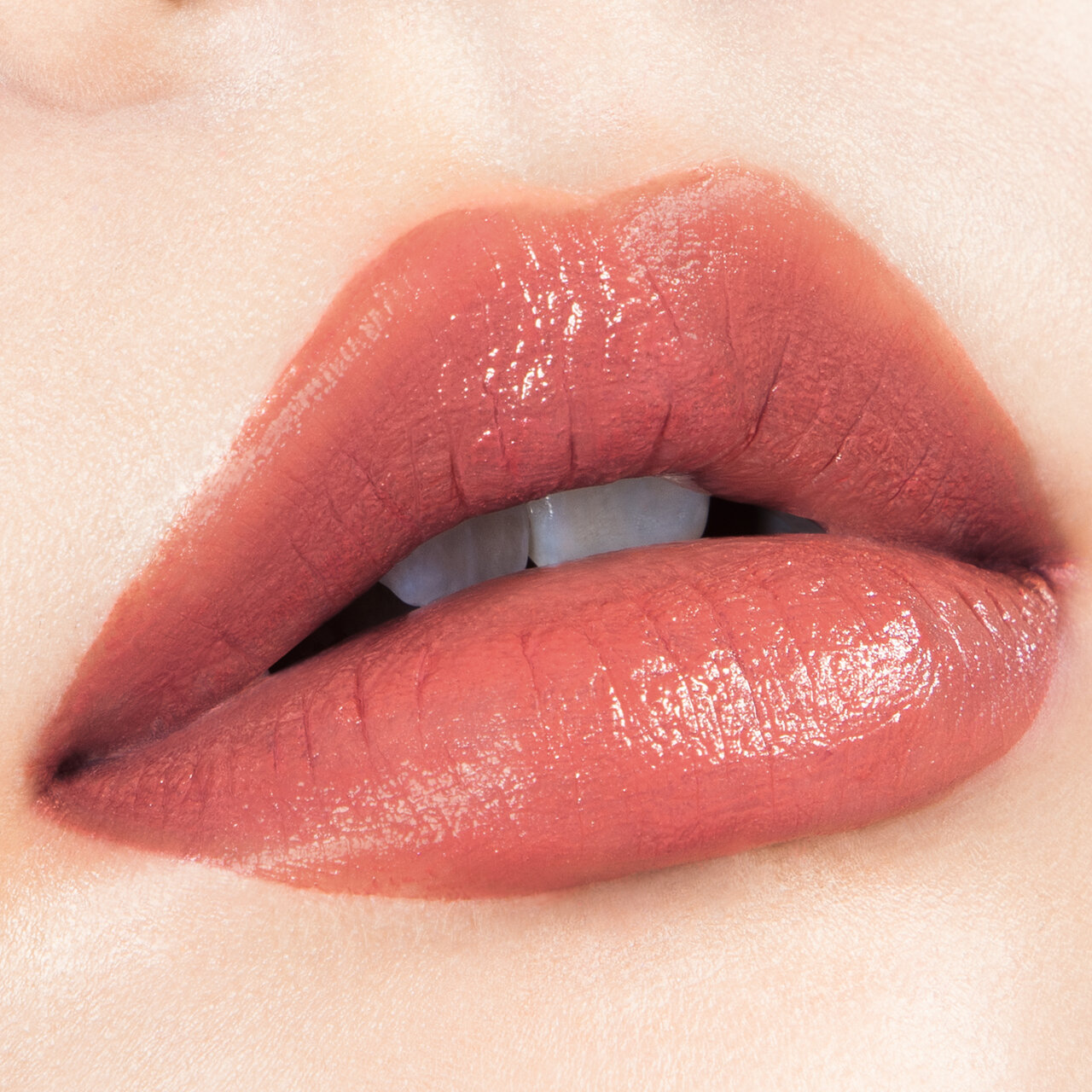 shu uemura（シュウ ウエムラ）　ペコ コレクション　　ルージュ アンリミテッド キヌ サテン