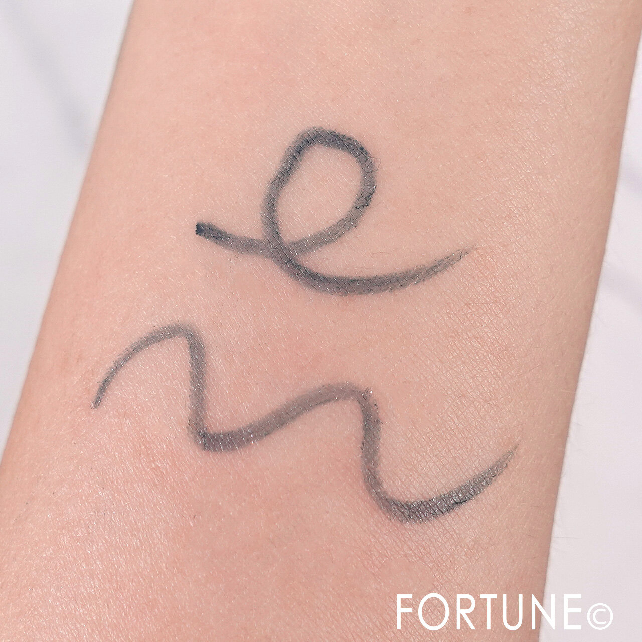 エテュセ アイエディション（ジェルライナー）