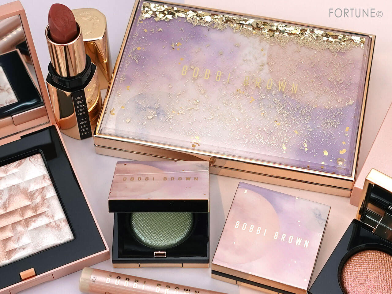 BOBBI BROWN（ボビイ ブラウン）　2023年秋新作コスメ　ムーンストーン グロウ コレクション