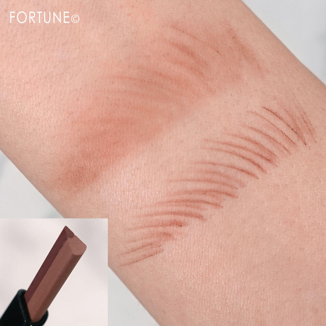 KATE（ケイト）　２カラーグラデーションブロウペンシル