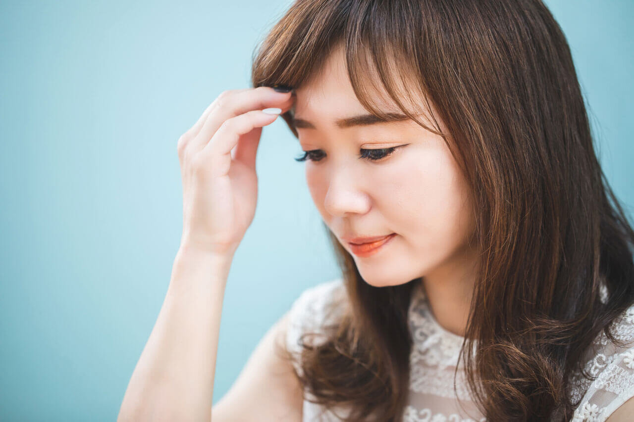 前髪　ベタベタ　原因