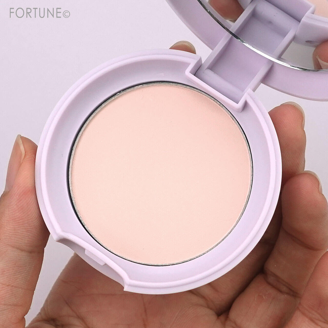 VDL（ヴィ・ディー・エル）　パーフェクティング シルキーフィット パウダー