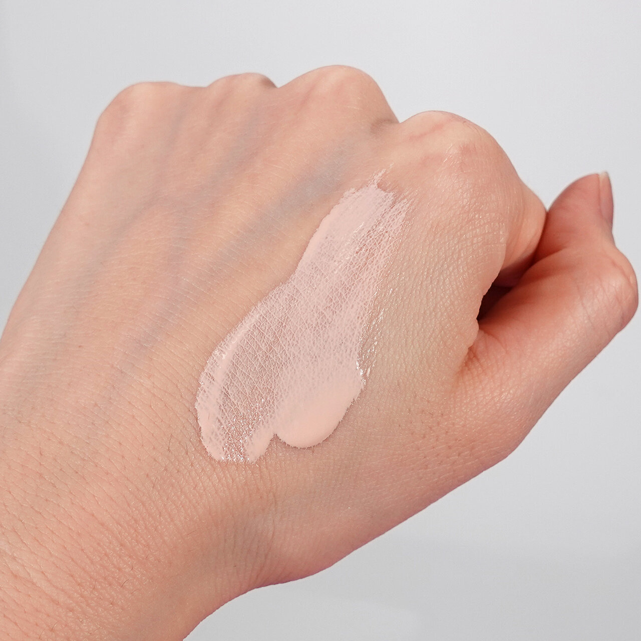 トーンアップ下地とは