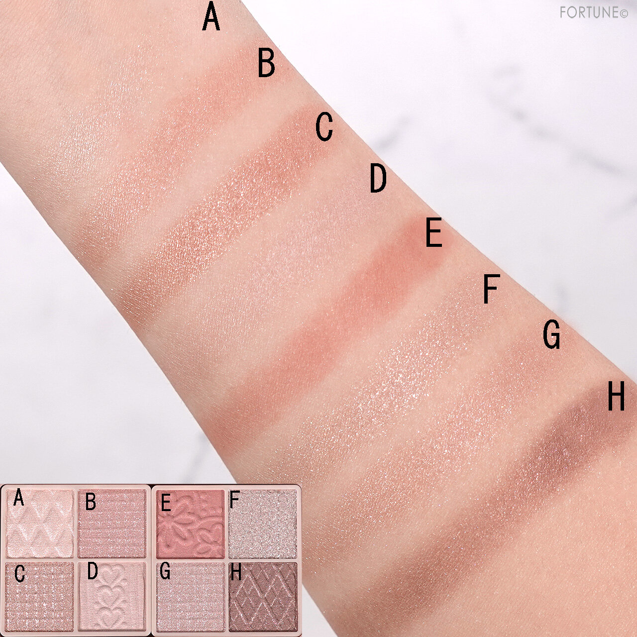 CANMAKE（キャンメイク）　『プティパレットアイズ』　01