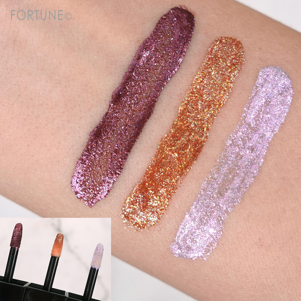 アディクション　ザ リキッド アイシャドウ ウルトラスパークル “アンノウン ファミリア”　クリスマスコフレ