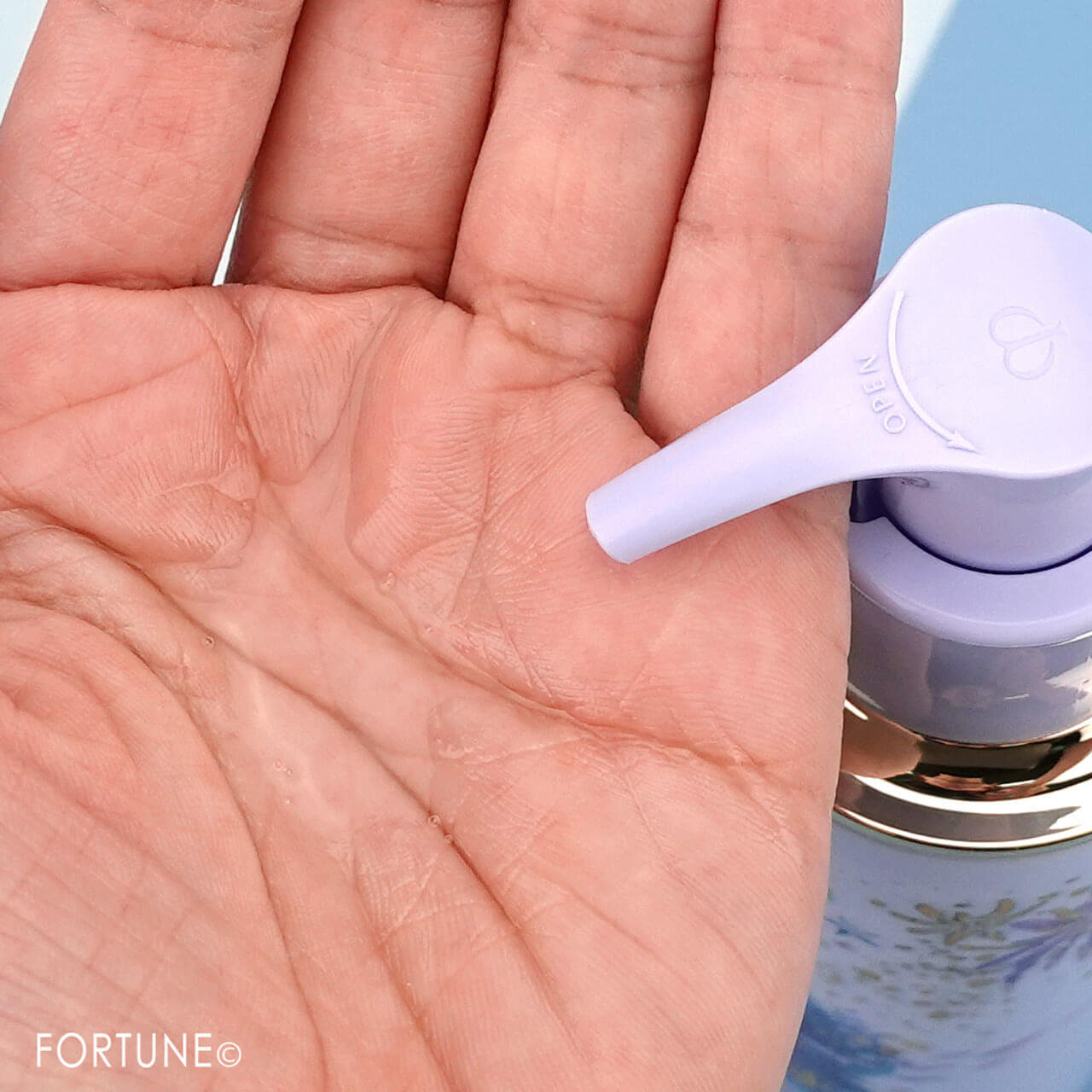  クレ・ド・ポー ボーテ　『ユイルデマキアントヴィサージュ 』