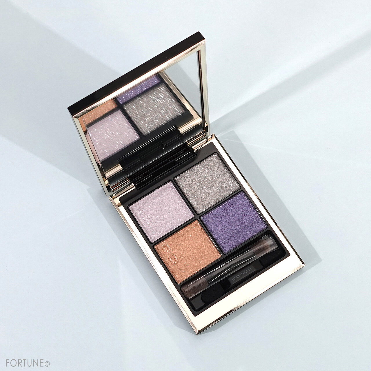 SUQQU（スック）　2023年クリスマスコフレ　「シグニチャー カラー アイズ 132 星冴 -HOSHISAYURU」