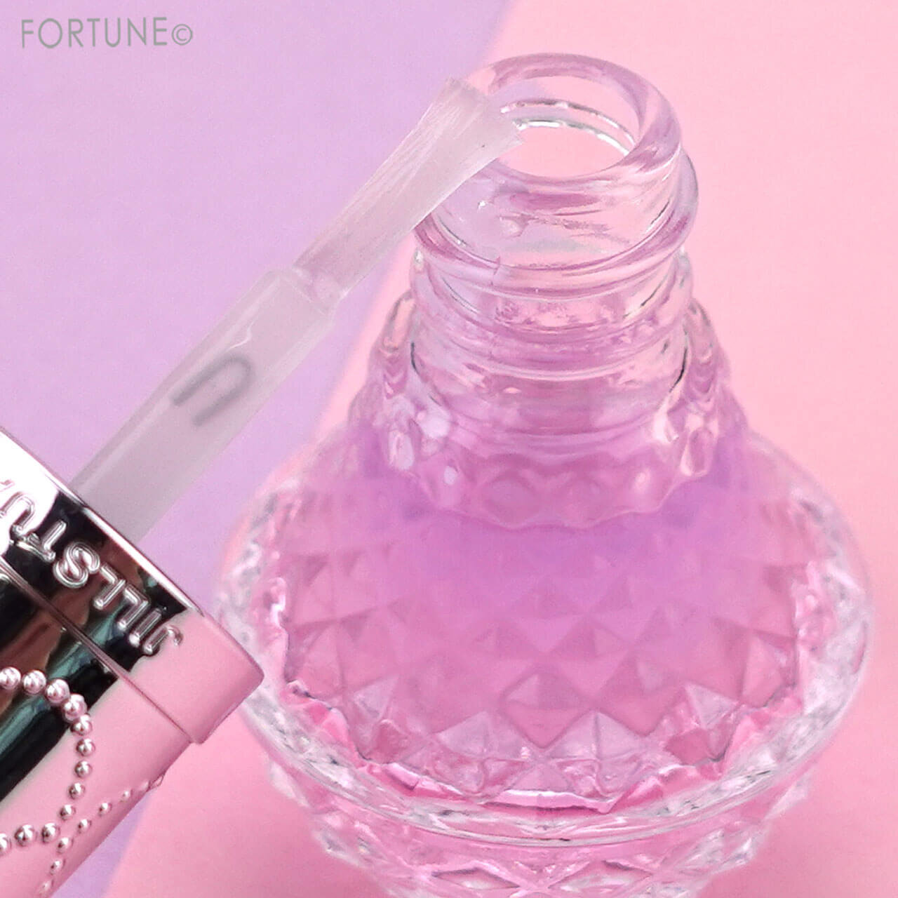 JILL STUART Beauty（ジルスチュアート ビューティ）　クリスマスコフレ2023　『ネイルオイル　ユニコーンユートピア』