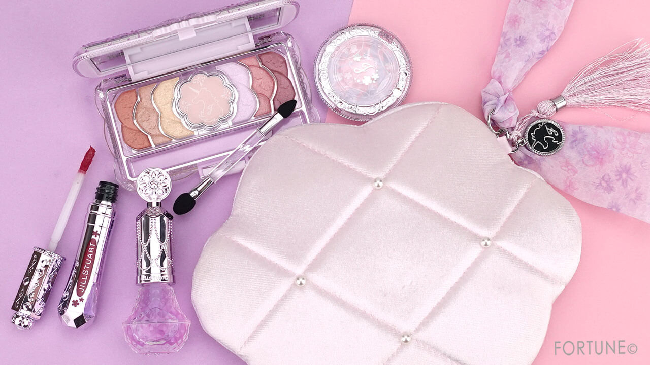 JILL STUART Beauty（ジルスチュアート ビューティ）　クリスマスコフレ2023　『ジルスチュアート　ユニコーンユートピア コレクション』