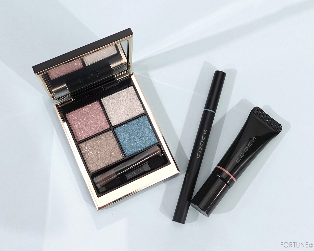 SUQQU（スック）　2023年クリスマスコフレ　『SUQQU メイクアップ キット 六花』