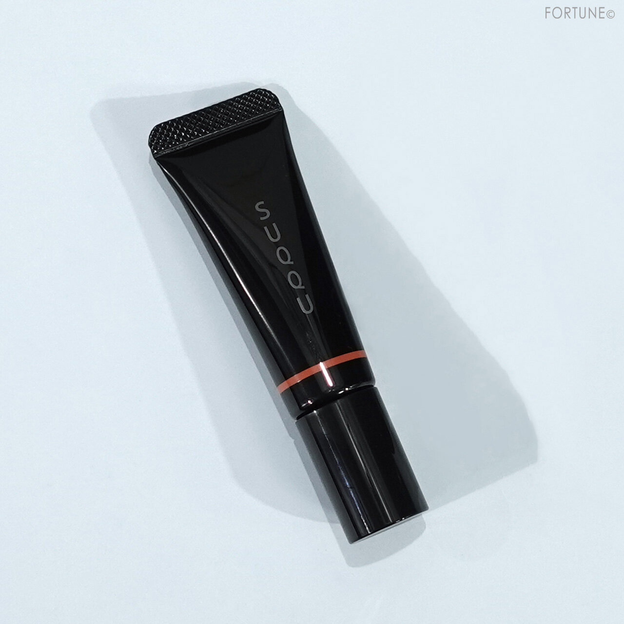 SUQQU（スック）　2023年クリスマスコフレ　「デューイー リクイド ブラッシュ 102 光映 -HIKARIUTSUSHI」