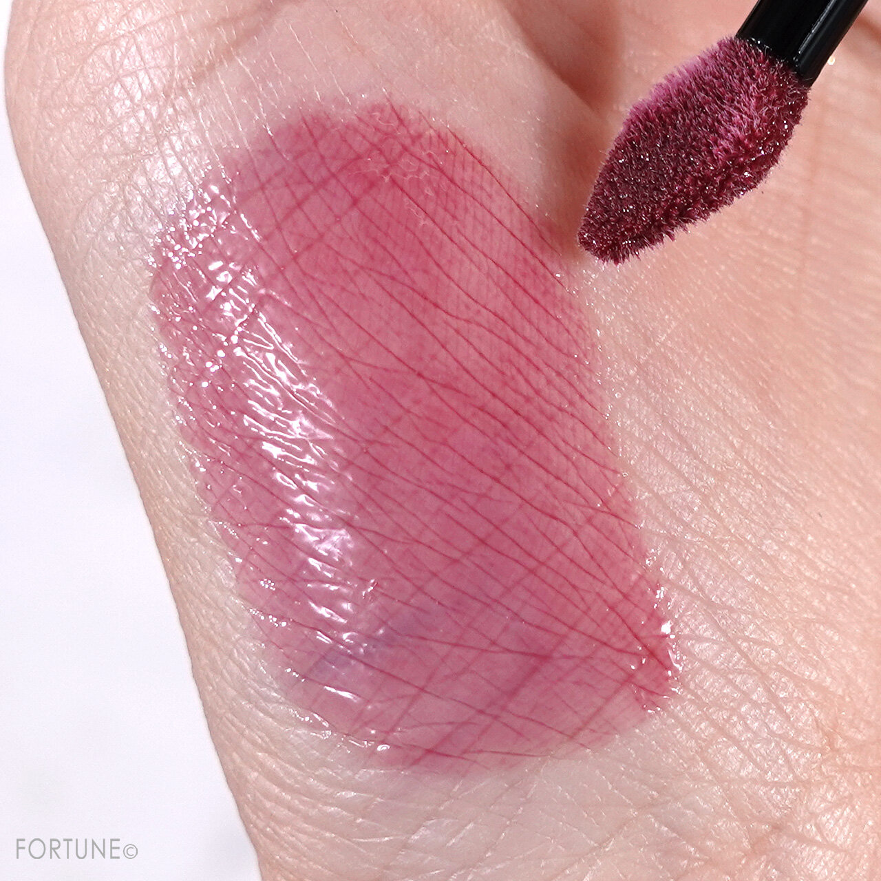 HERA（ヘラ）　センシュアルヌードグロス 52