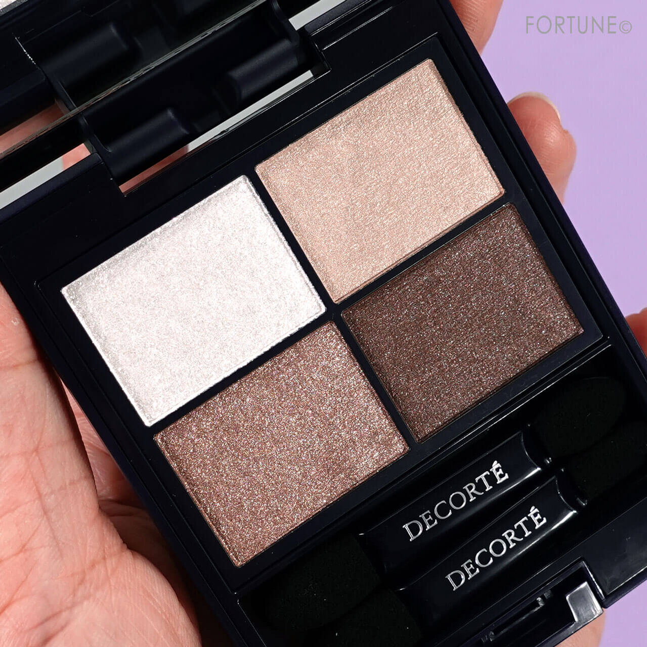 DECORTÉ（コスメデコルテ）　クリスマスコフレ2023　　『コスメデコルテ　ウィンターダズル コレクション』