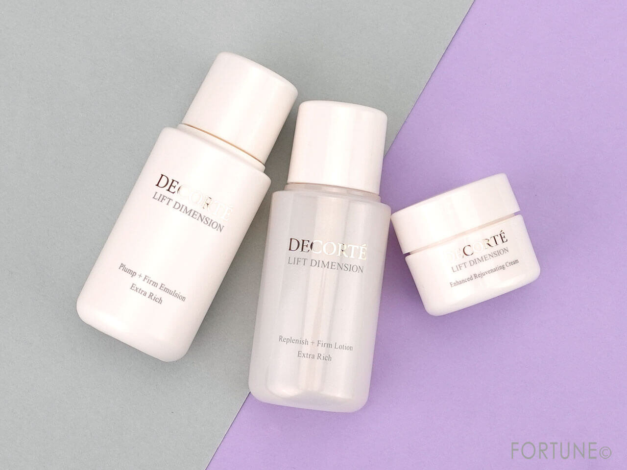 DECORTÉ（コスメデコルテ）　クリスマスコフレ2023　『コスメデコルテ　アドベント カレンダー 2023』