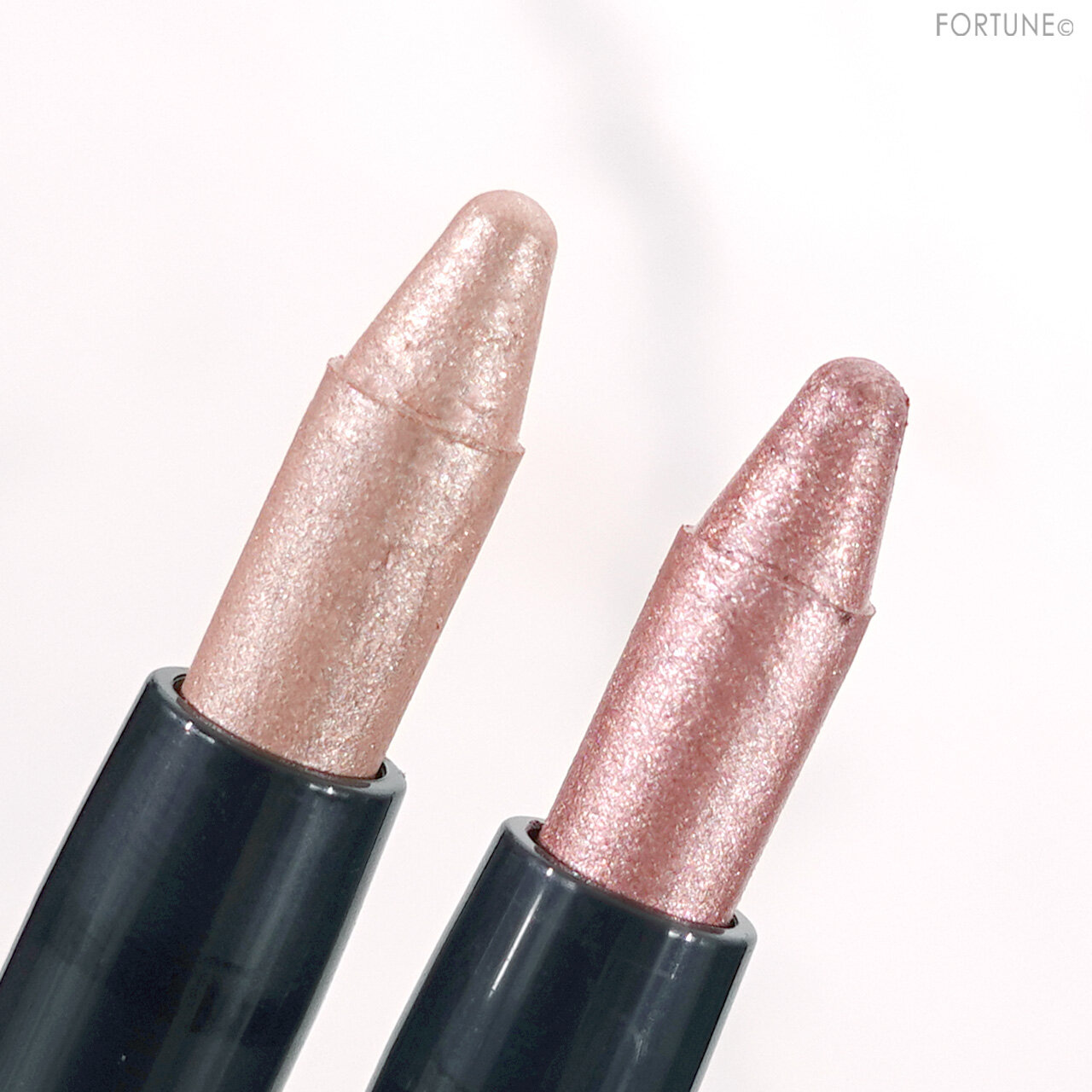 &be（アンドビー）　『&be スティックアイシャドウ』