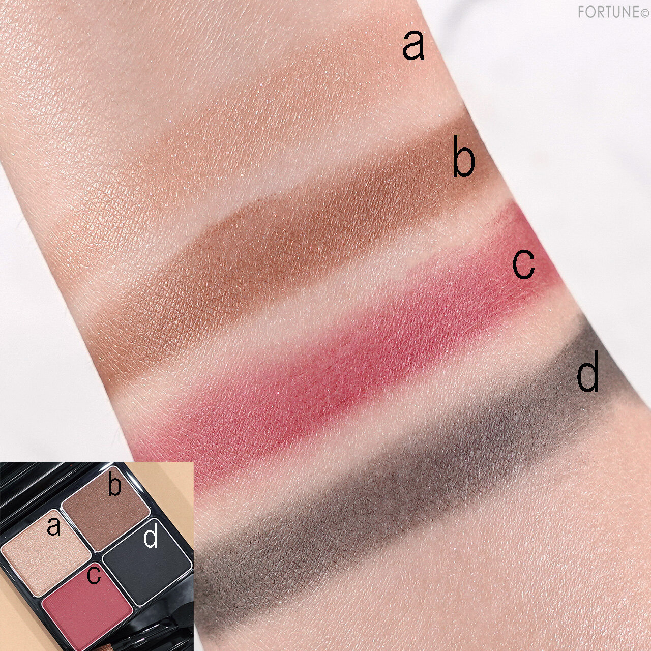 &be（アンドビー）　『&be パレットアイシャドウ』　スパイスレッド