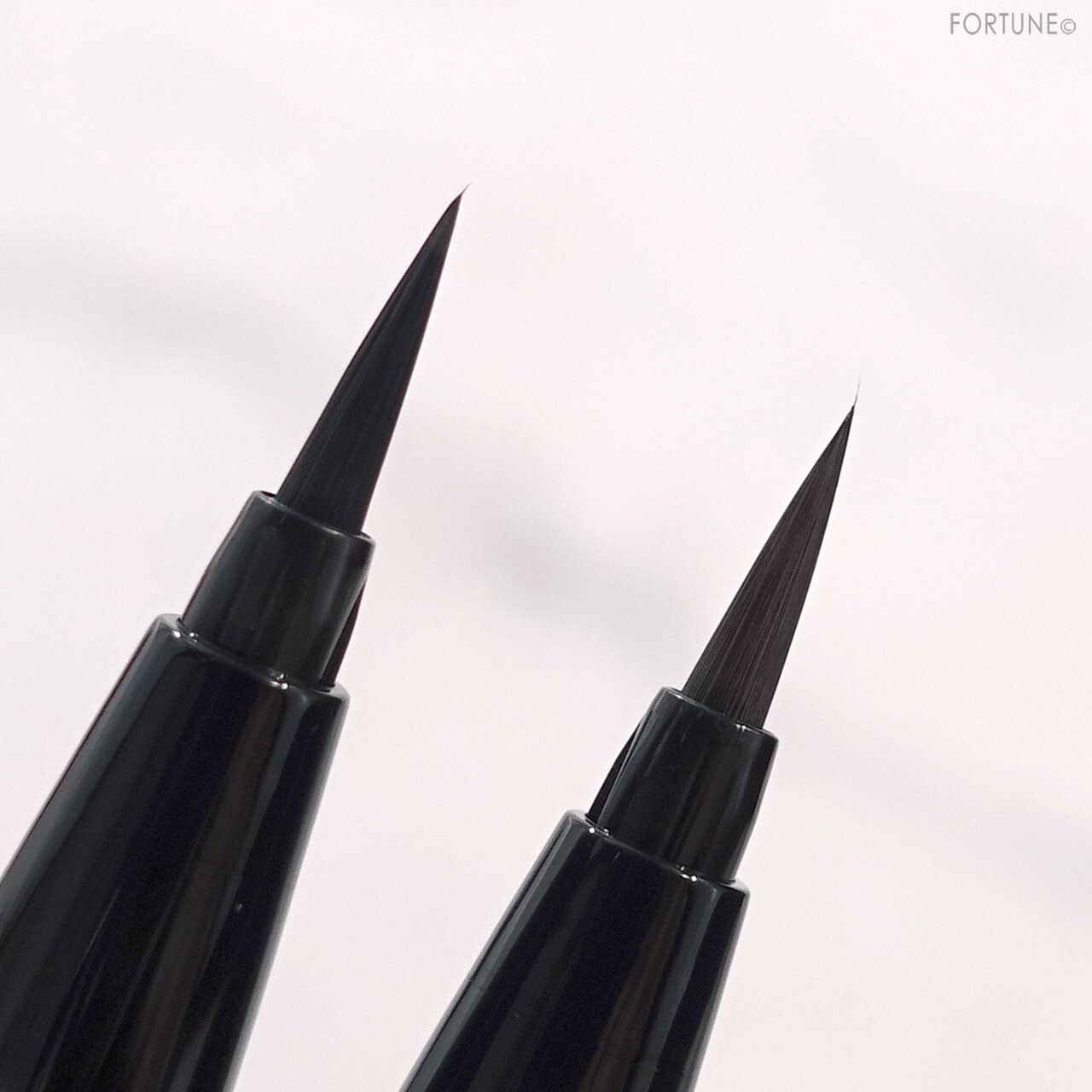 &be（アンドビー）　『&be リキッドアイライナー』