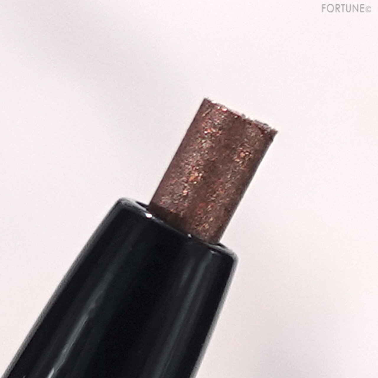 &be（アンドビー）　『&be ペンシルアイライナー』