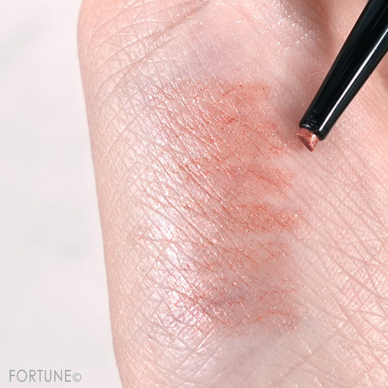 &be（アンドビー）　『&be アンダーアイライナー』