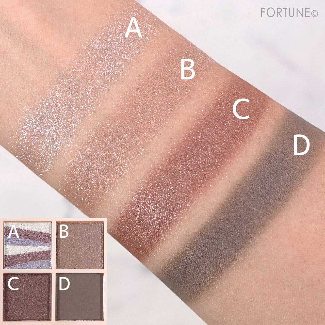 レブロン ダズル アイシャドウ クアッド　005 ダスティ モーヴ