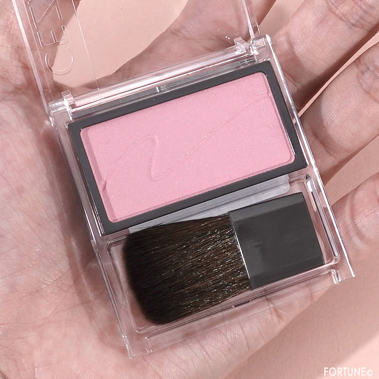 CEZANNE（セザンヌ）　『セザンヌ チークブラッシュ』