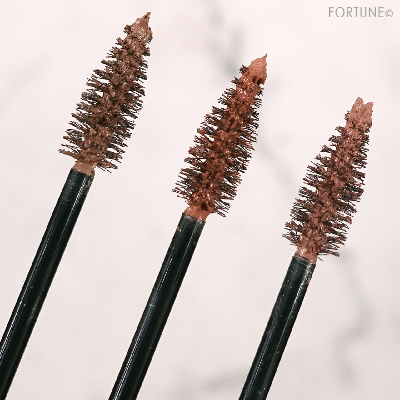 KATE（ケイト）　『ケイト　３ＤアイブロウカラーＮ（グリッター）』