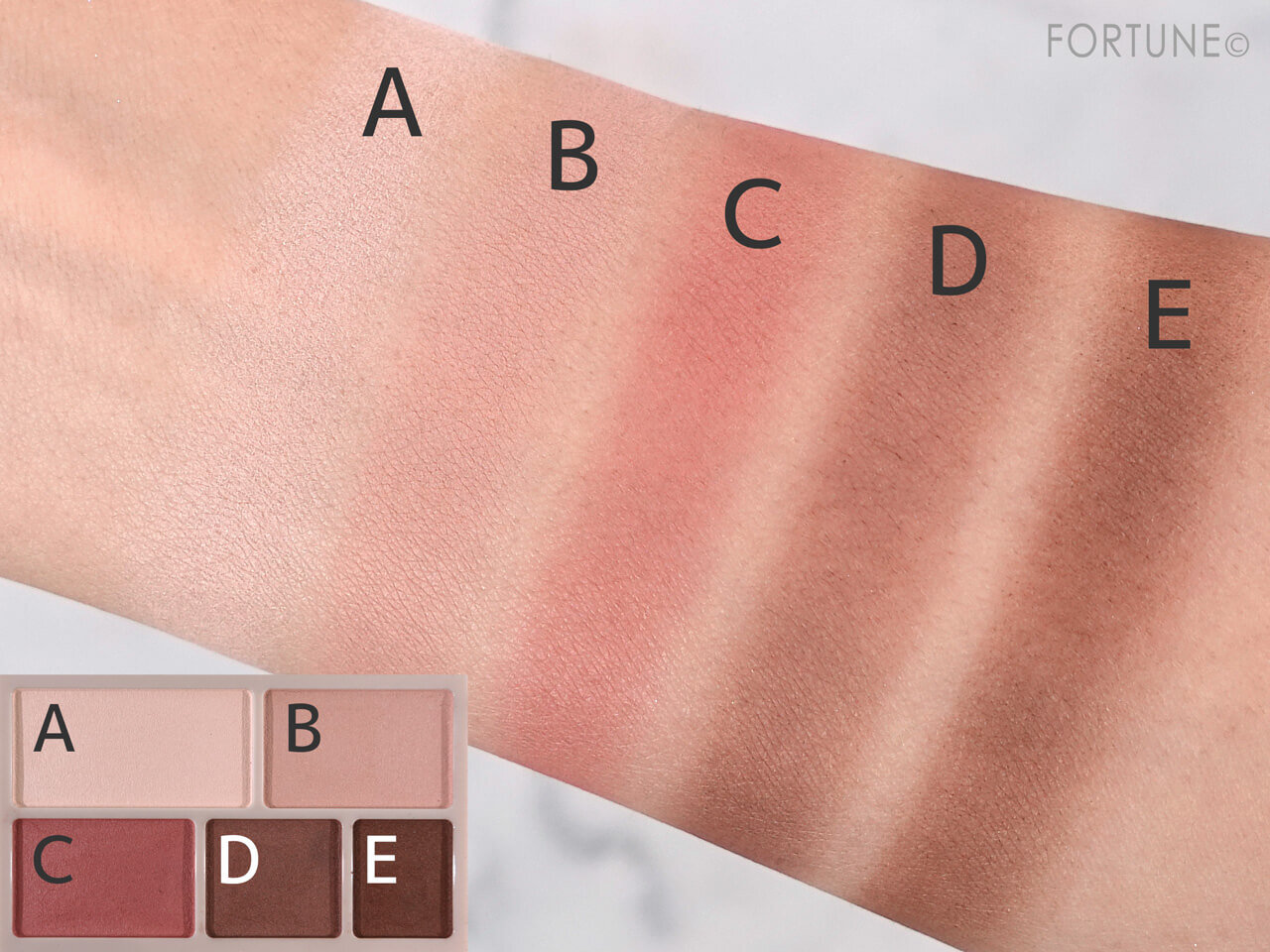 CANMAKE（キャンメイク）　パーフェクトマルチアイズ　「08 スリーズショコラ」