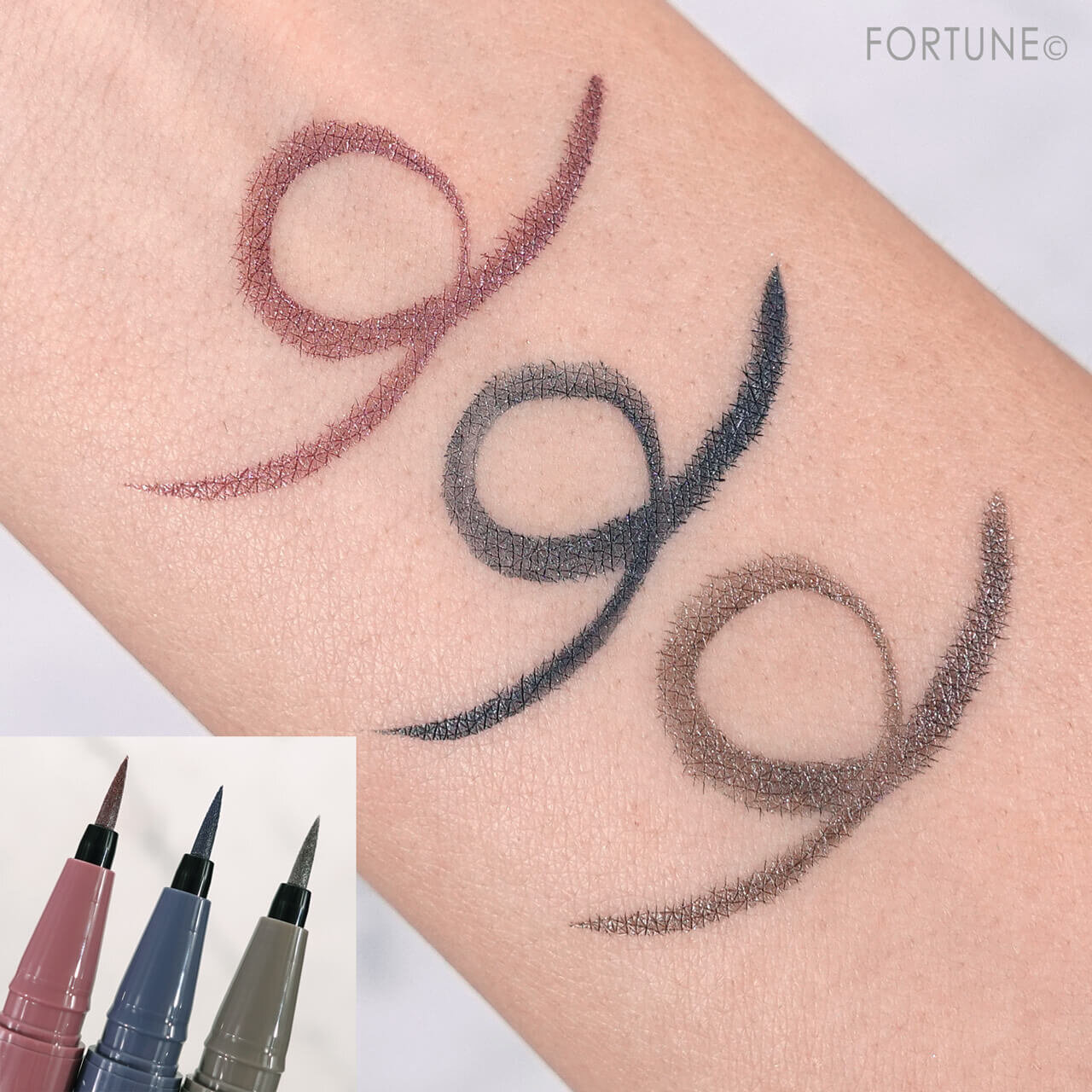 CANMAKE（キャンメイク）　トキメキトゥインクルアイライナー