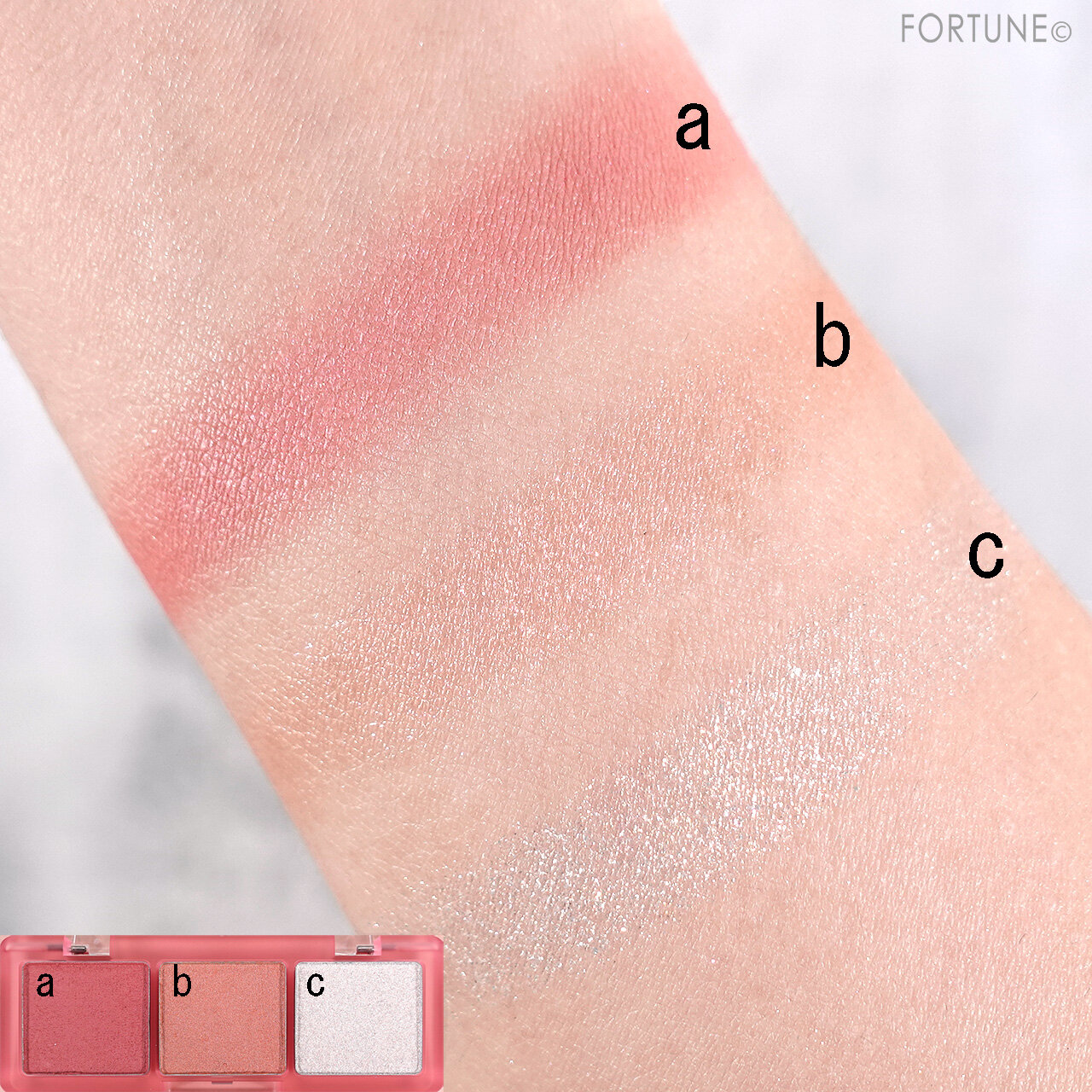 CahtyDoll（キャシードール）　シアーアラウンド トリオ アイシャドウパレット 　＃01 ライチソーダ テキスト　　