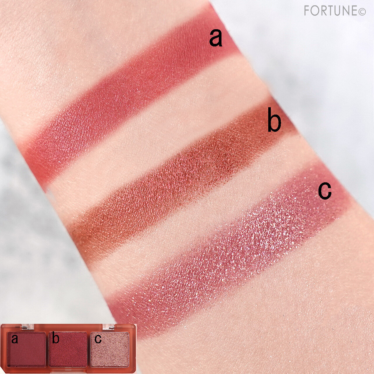 CahtyDoll（キャシードール）　シアーアラウンド トリオ アイシャドウパレット　#06 チェリーベイ