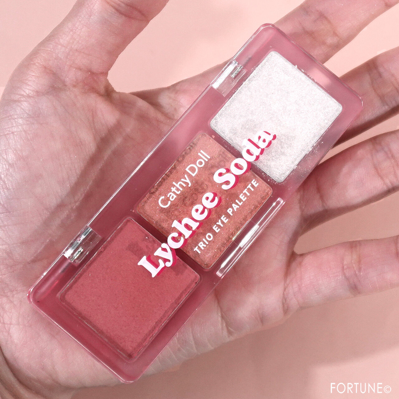 CahtyDoll（キャシードール）　2023年冬新作コスメ　シアーアラウンド トリオ アイシャドウパレット