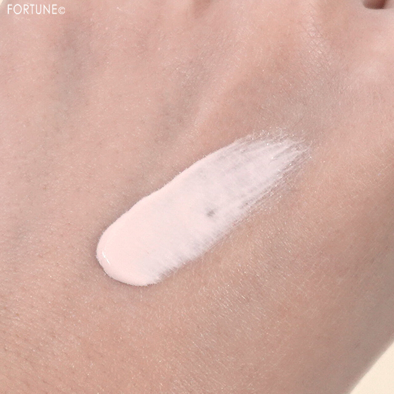 CahtyDoll（キャシードール）　『スピード ホワイト CC クリーム』